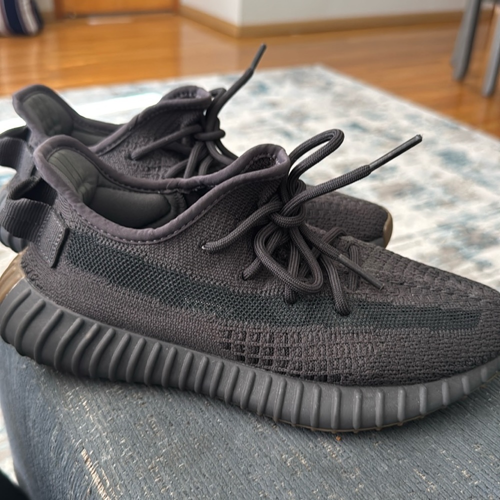 Yeezy US 6 Boys
